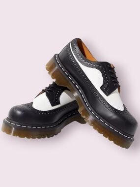 Dr. Martens 3989 Bex Smooth Leather Brogue Oxfords Black & White Size 7